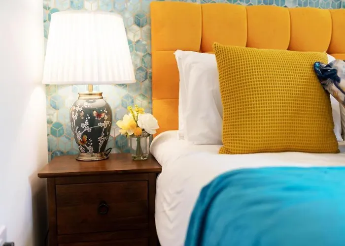 Luxury - Center - Large Garden With Hot Tub -7 Bedrooms-4 Bathrooms Апартаменты Голуэй