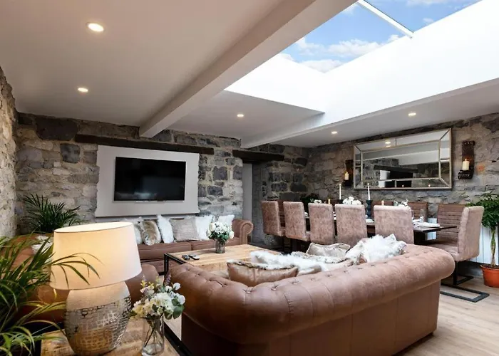 Luxury - Center - Large Garden With Hot Tub -7 Bedrooms-4 Bathrooms Апартаменты