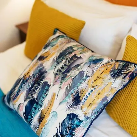 Luxury - Center - Large Garden With Hot Tub -7 Bedrooms-4 Bathrooms غالواي