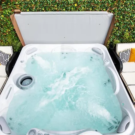 Luxury - Center - Large Garden With Hot Tub -7 Bedrooms-4 Bathrooms Apartamento *