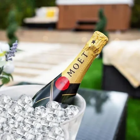 Luxury - Center - Large Garden With Hot Tub -7 Bedrooms-4 Bathrooms Galway