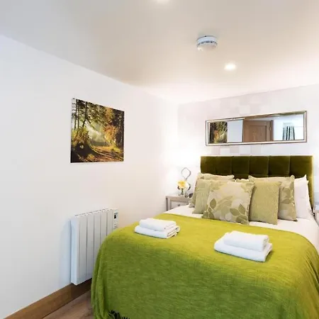 Luxury - Center - Large Garden With Hot Tub -7 Bedrooms-4 Bathrooms Apartamento