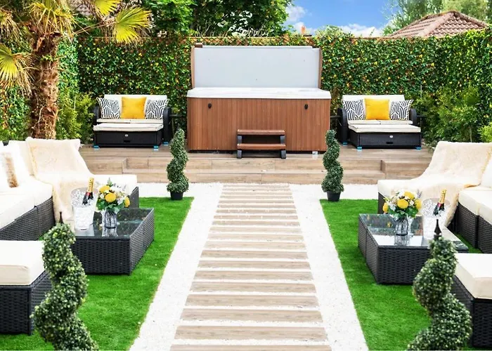 Luxury - Center - Large Garden With Hot Tub -7 Bedrooms-4 Bathrooms Lejlighed Galway