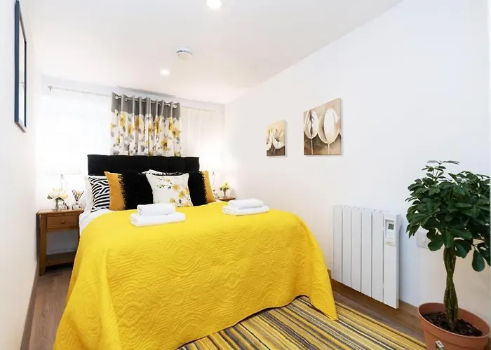 Luxury - Center - Large Garden With Hot Tub -7 Bedrooms-4 Bathrooms Galway