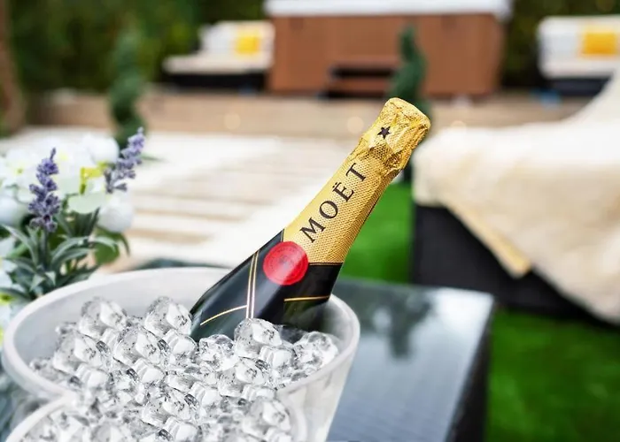 Luxury - Center - Large Garden With Hot Tub -7 Bedrooms-4 Bathrooms Galway