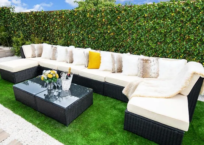 Luxury - Center - Large Garden With Hot Tub -7 Bedrooms-4 Bathrooms Lejlighed Galway